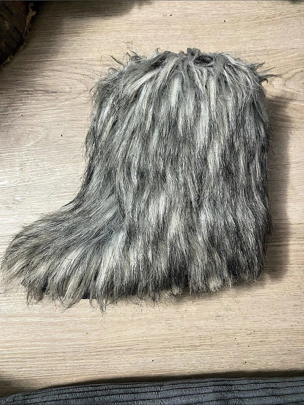 UB Classic Short Fluff Momma Gray Slippers